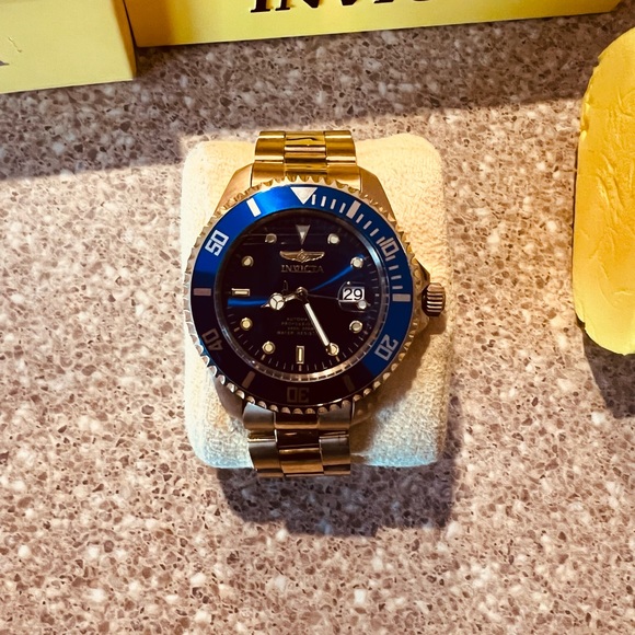 Seven men’s Invicta watches for sale. MUST GO! - Picture 6 of 10
